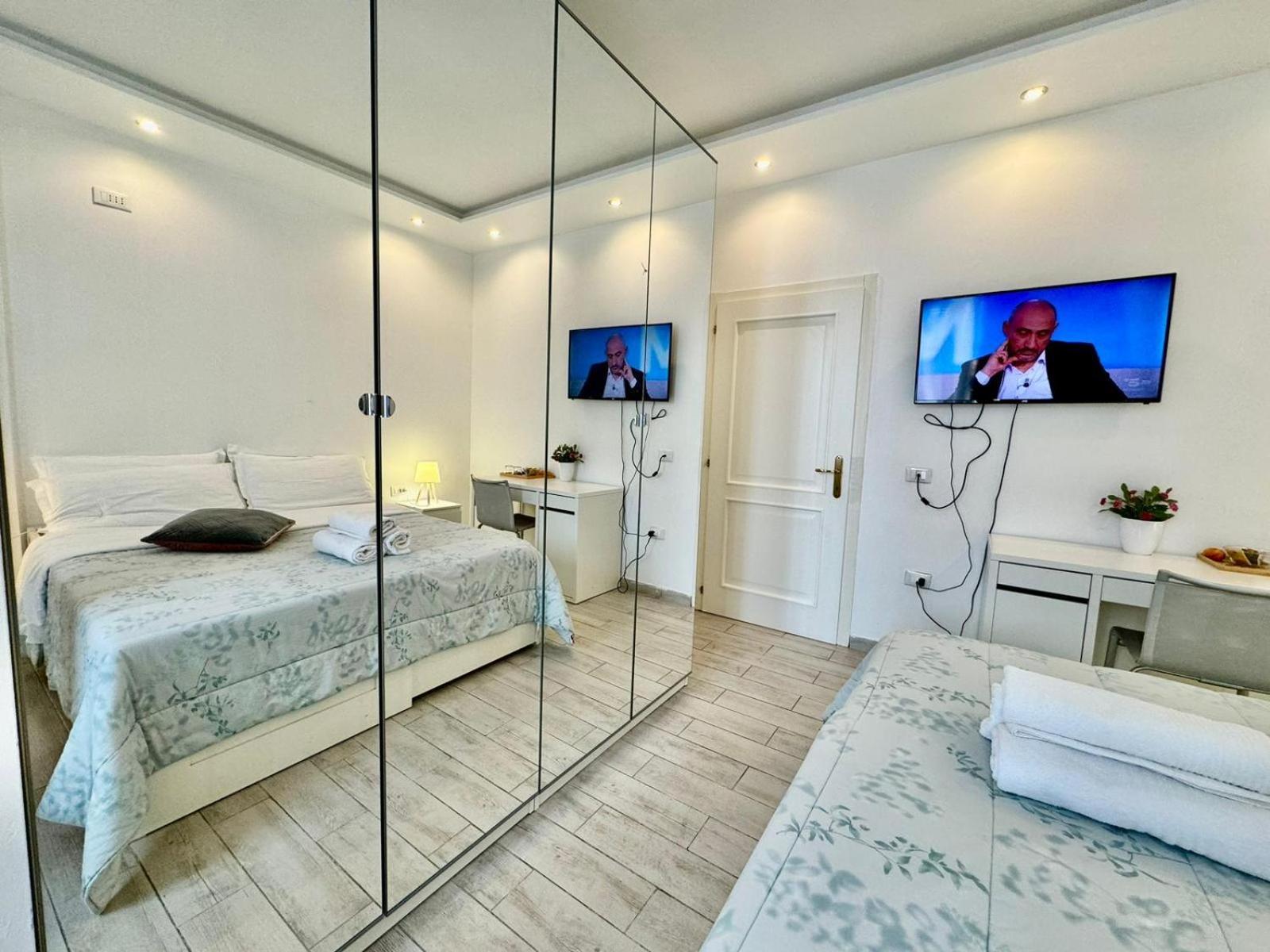 Modern Room With Private Bathroom Trente Extérieur photo